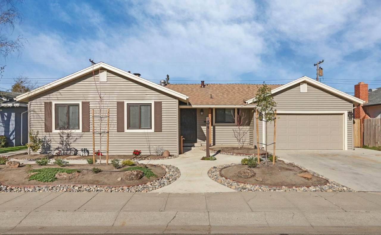1707 Locust Street - Photo 1