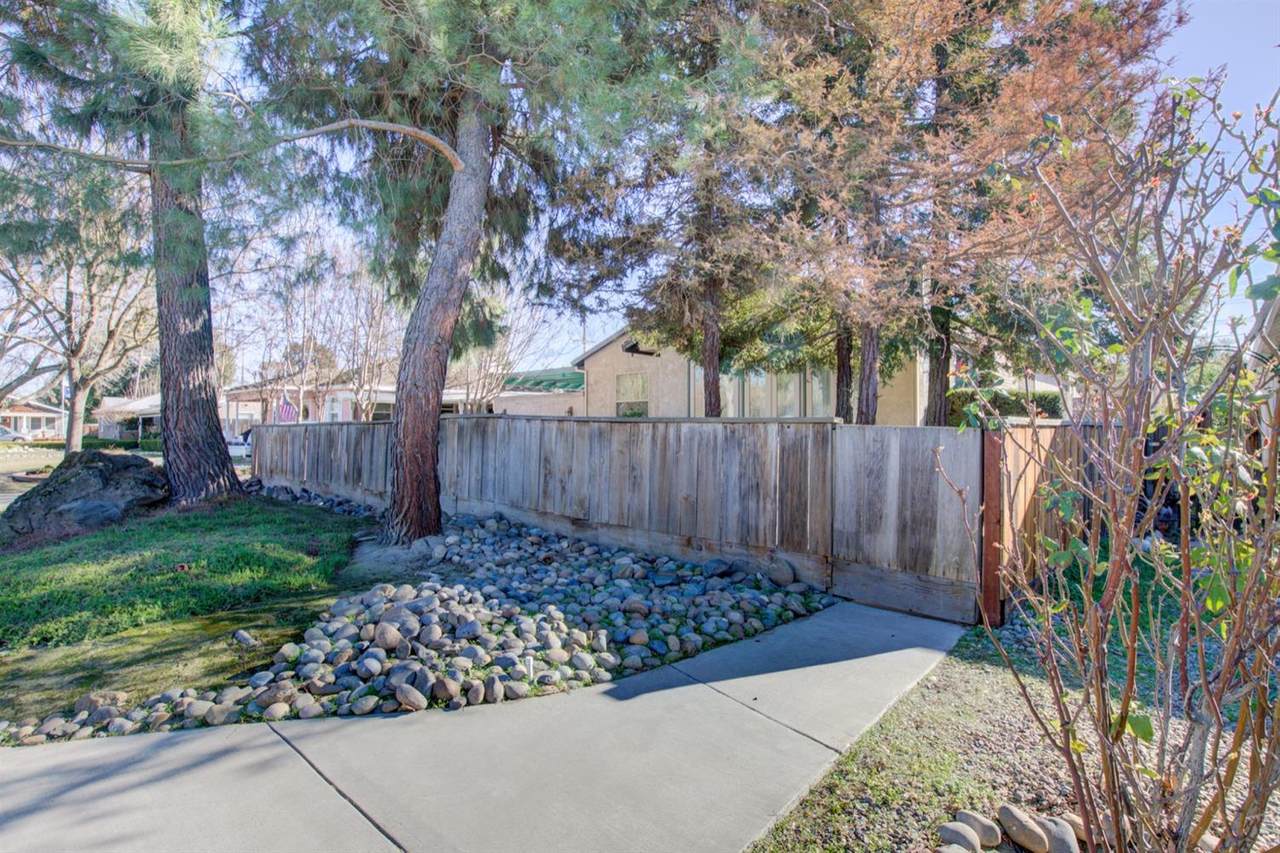 920 Harvard Avenue - Photo 1