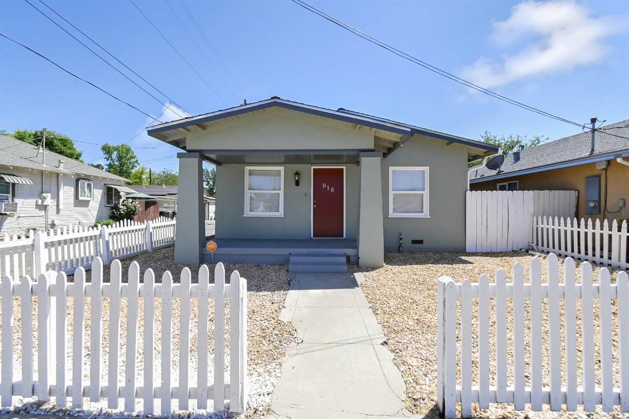 918 12th Street - Photo 1