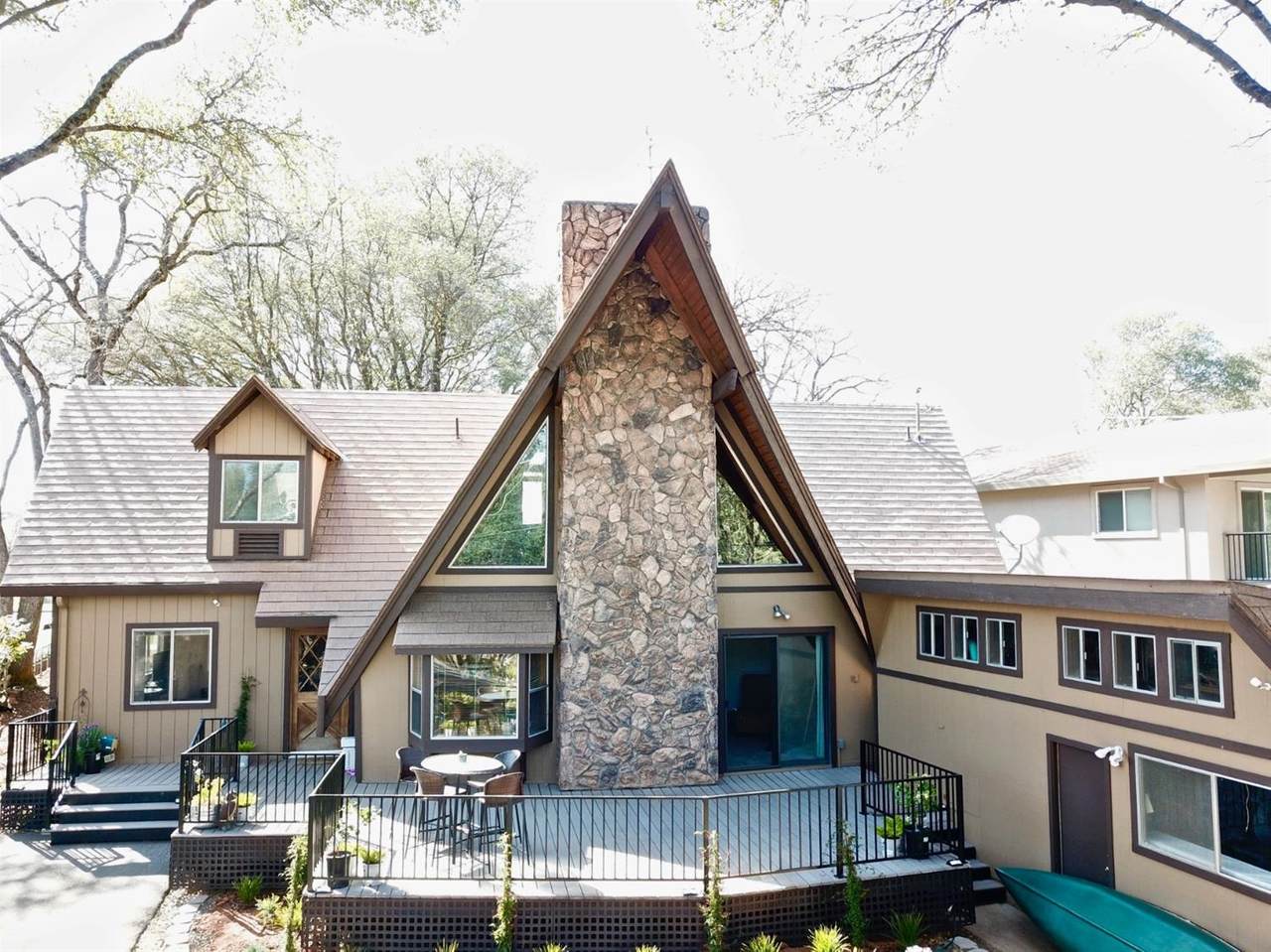 11808 Lakeshore - Photo 1