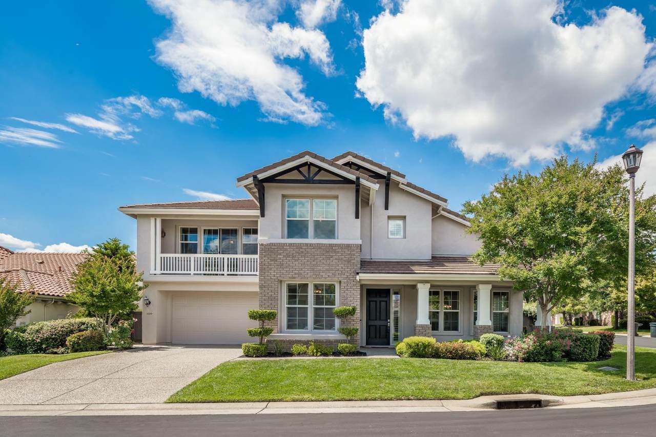 1689 Grey Owl Circle - Photo 1