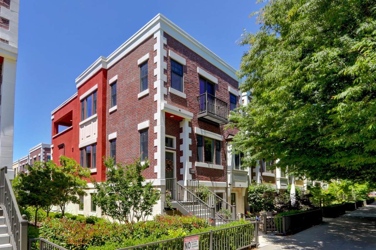 2016 21st Street - Photo 1