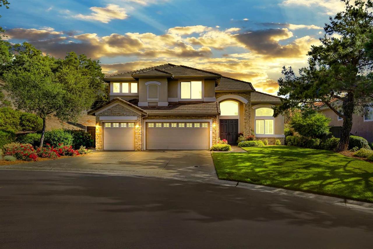 2001 Scowers Court - Photo 1