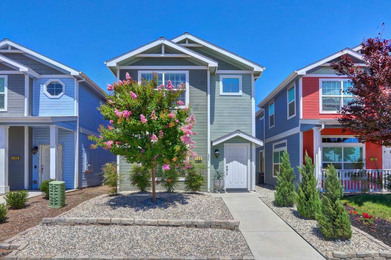136 Ivy Street - Photo 1