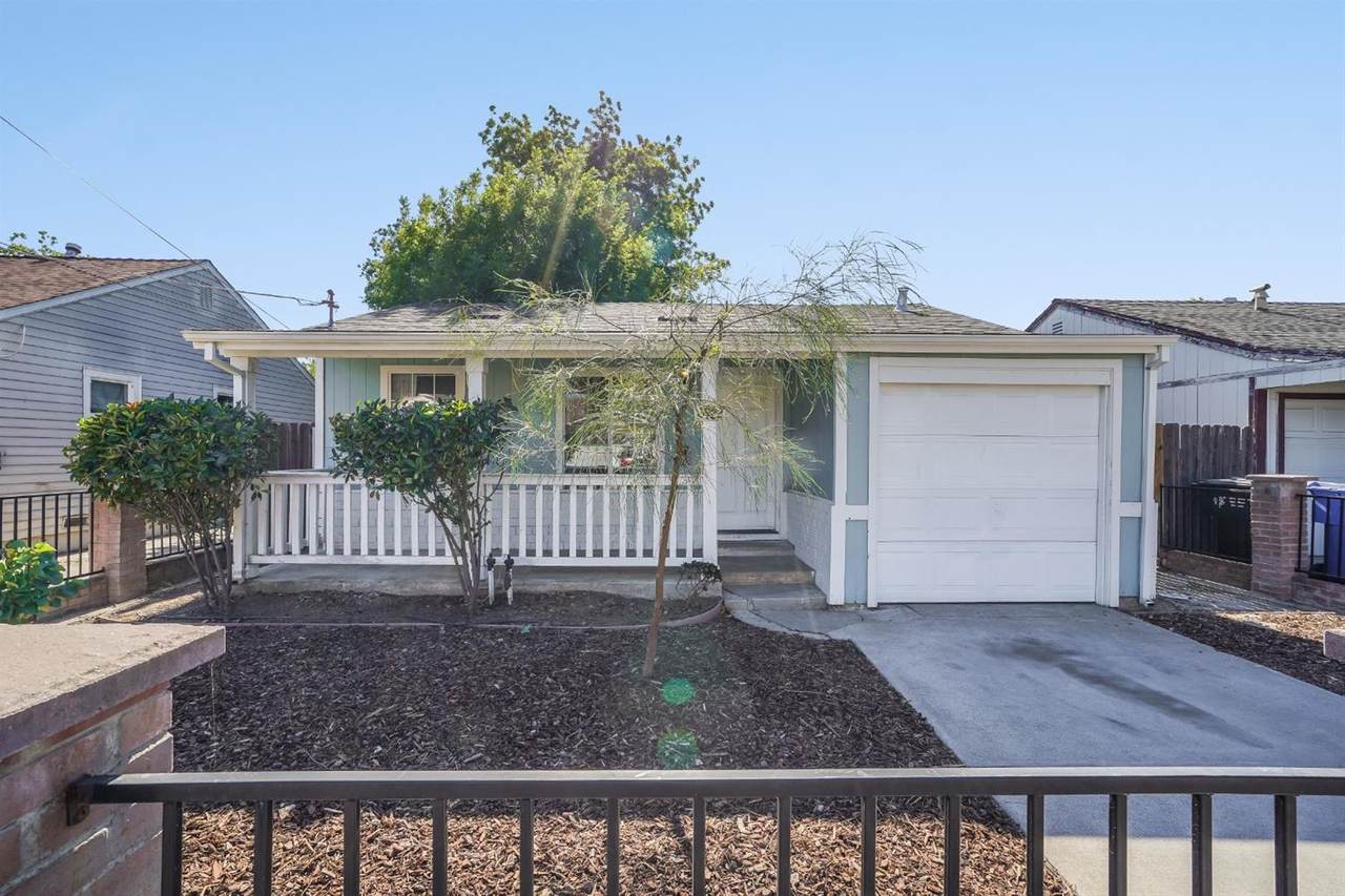 3922 San Carlos Way - Photo 1
