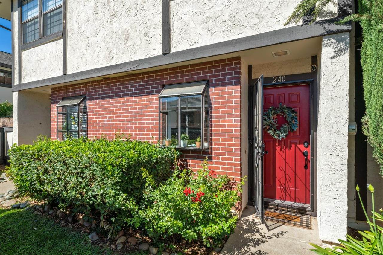 240 Wales Drive - Photo 1