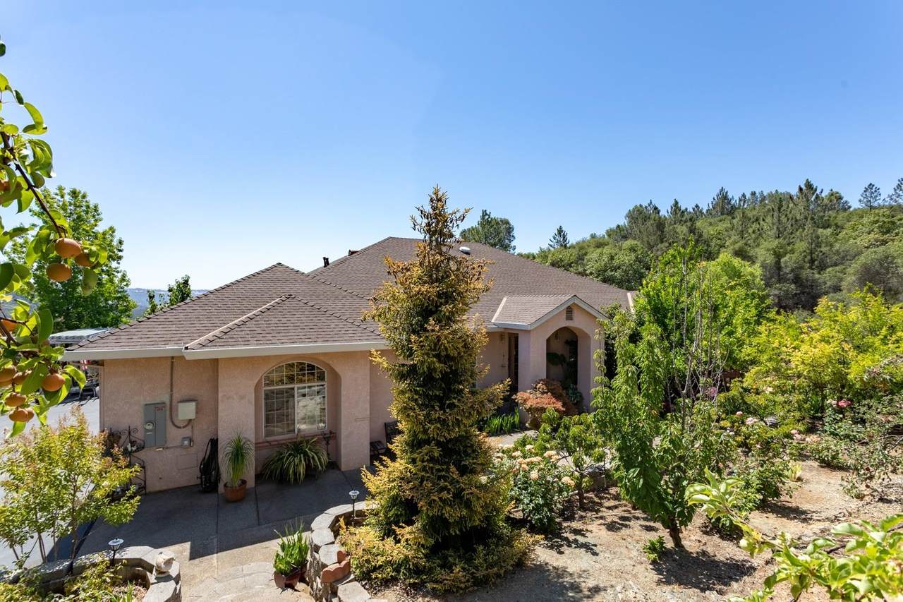 4010 Voyager Way - Photo 1