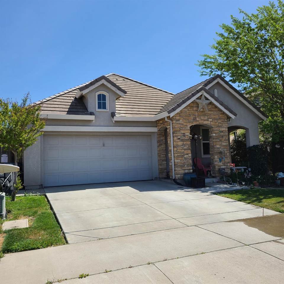 4688 Barclay Way - Photo 1