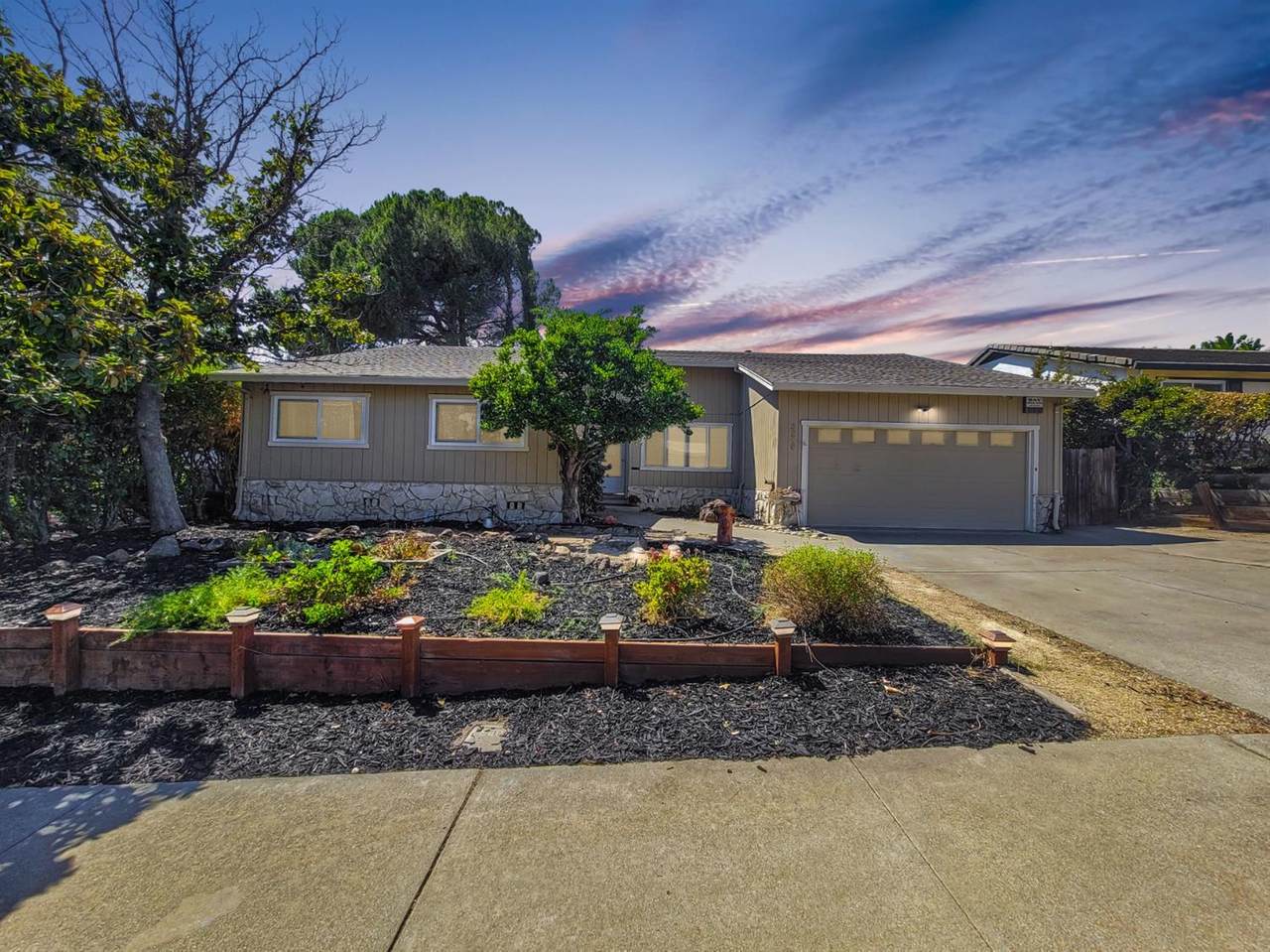3216 View Drive - Photo 1