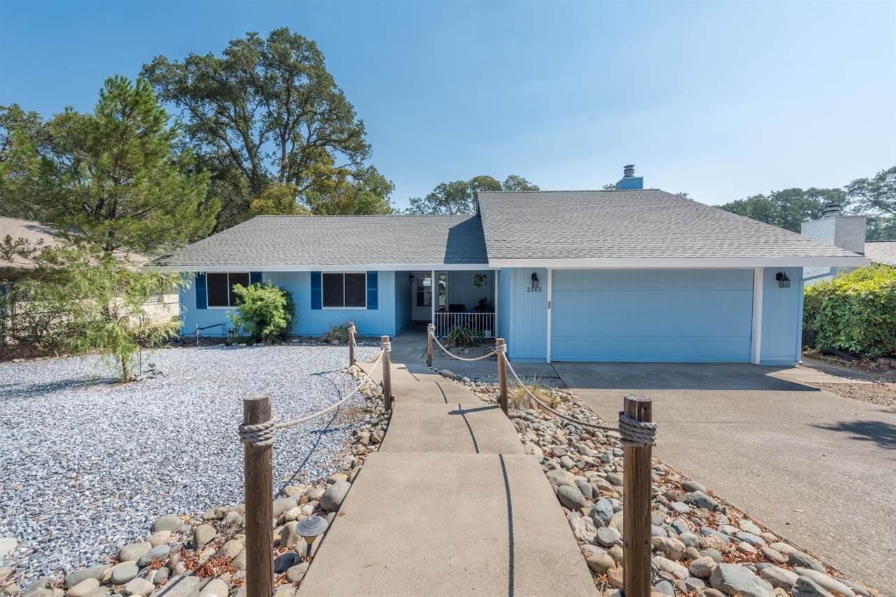 2565 Deer Trail Lane - Photo 1