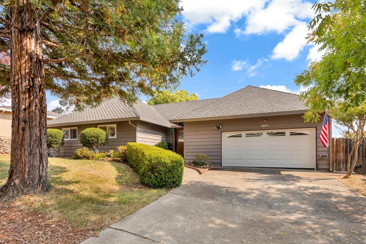 2618 Riviera Circle - Photo 1