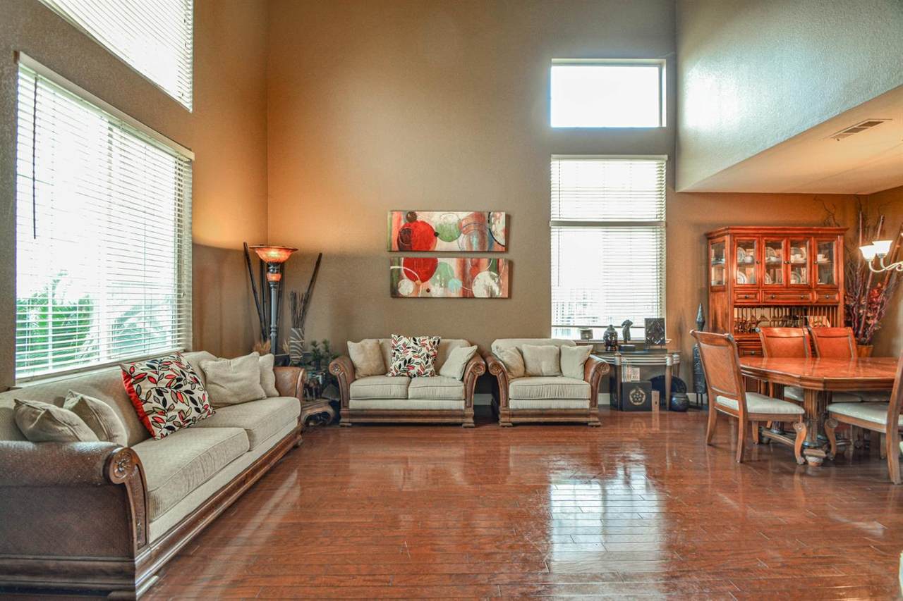 5080 Bay View Circle - Photo 1