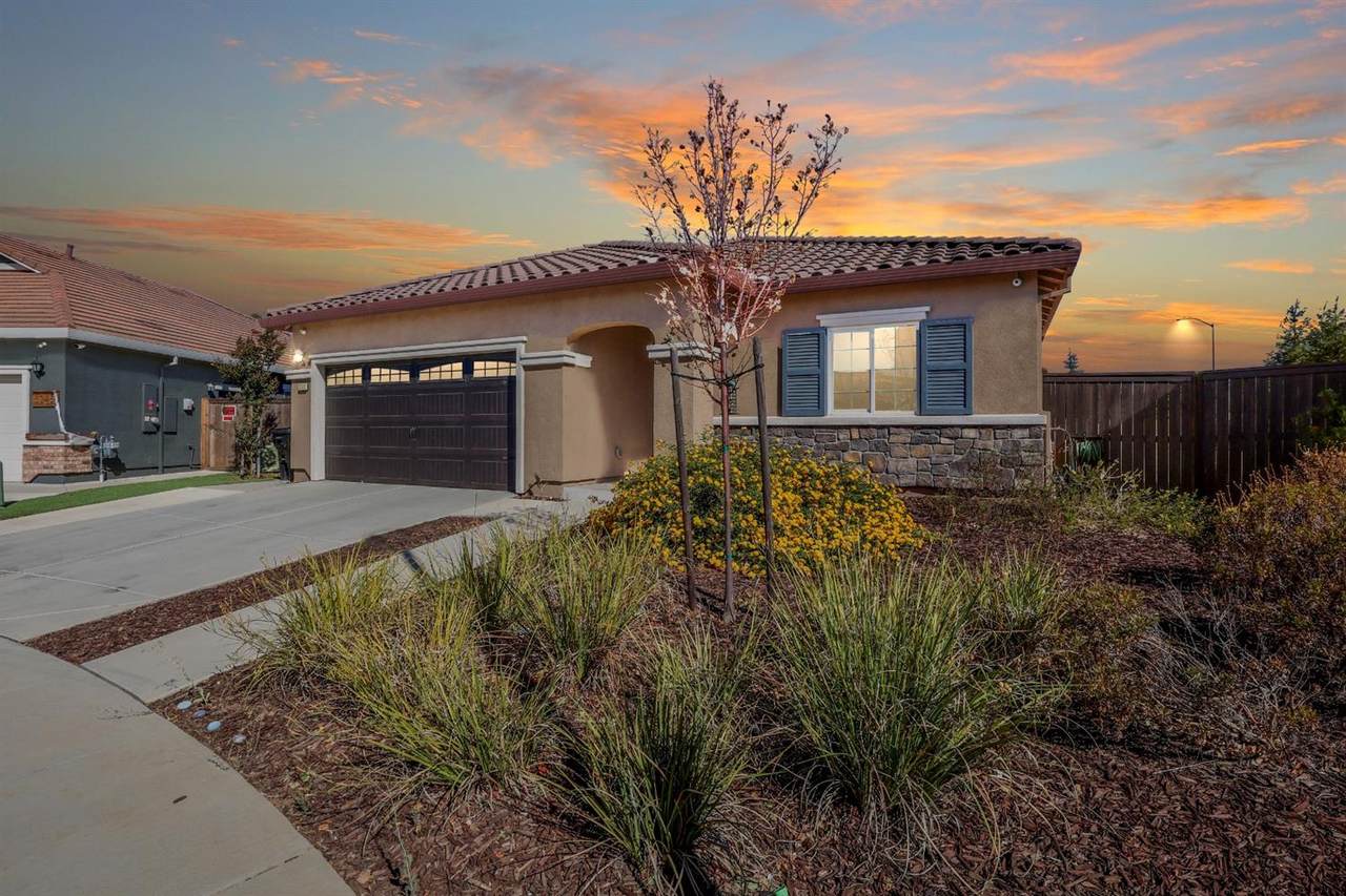 3240 Radiant Way - Photo 1