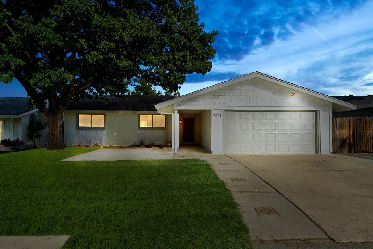 7224 Catboat Circle - Photo 1