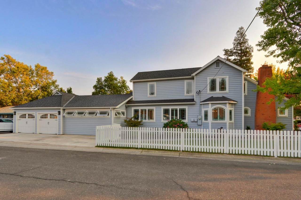 9585 School Street - Photo 1