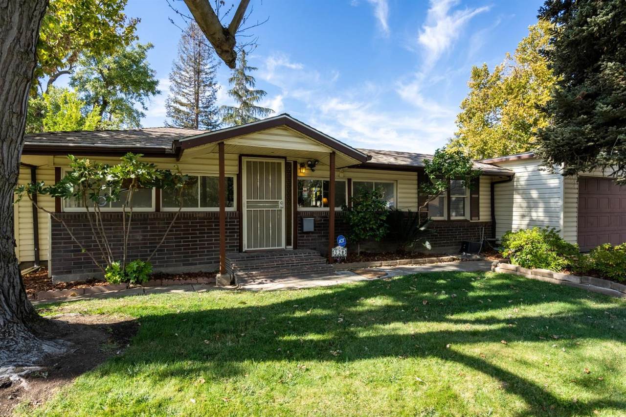 520 Pecan Street - Photo 1