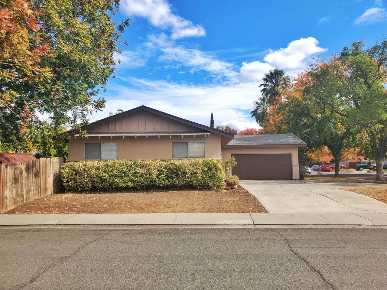749 Dundee Way - Photo 1