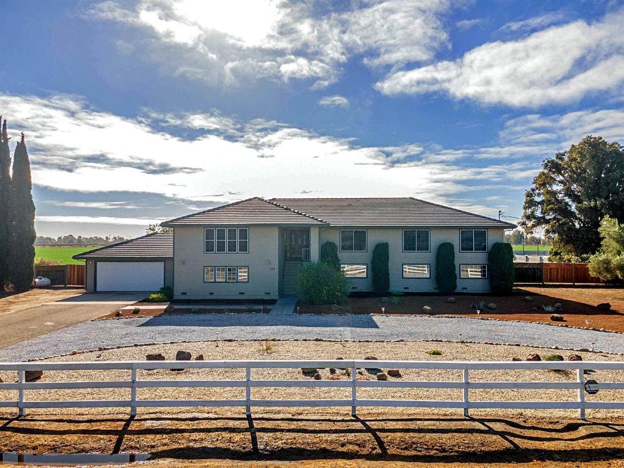 5690 California Avenue - Photo 1