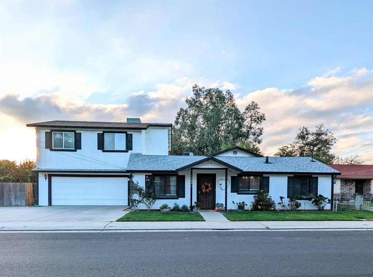 1641 Walnut Avenue - Photo 1