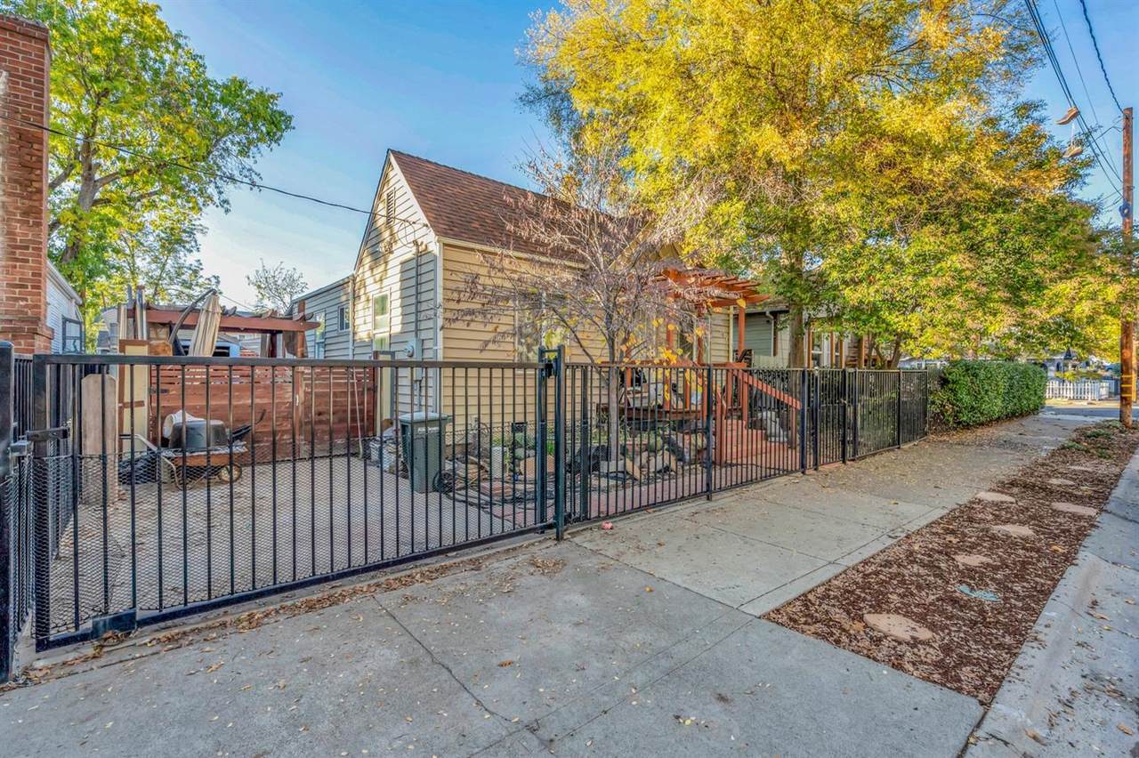 2310 32nd Street - Photo 1