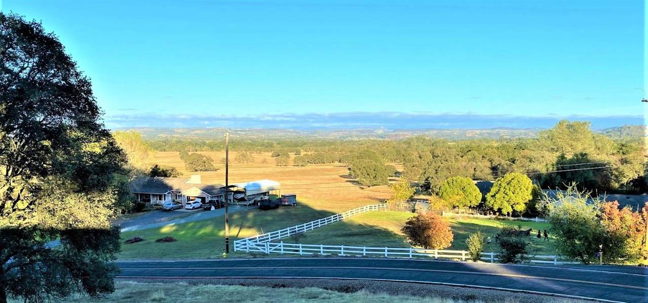 4585 Roadrunner Drive - Photo 1