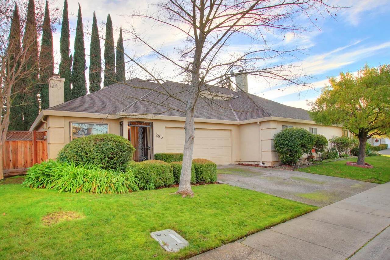 286 Brewster Avenue - Photo 1