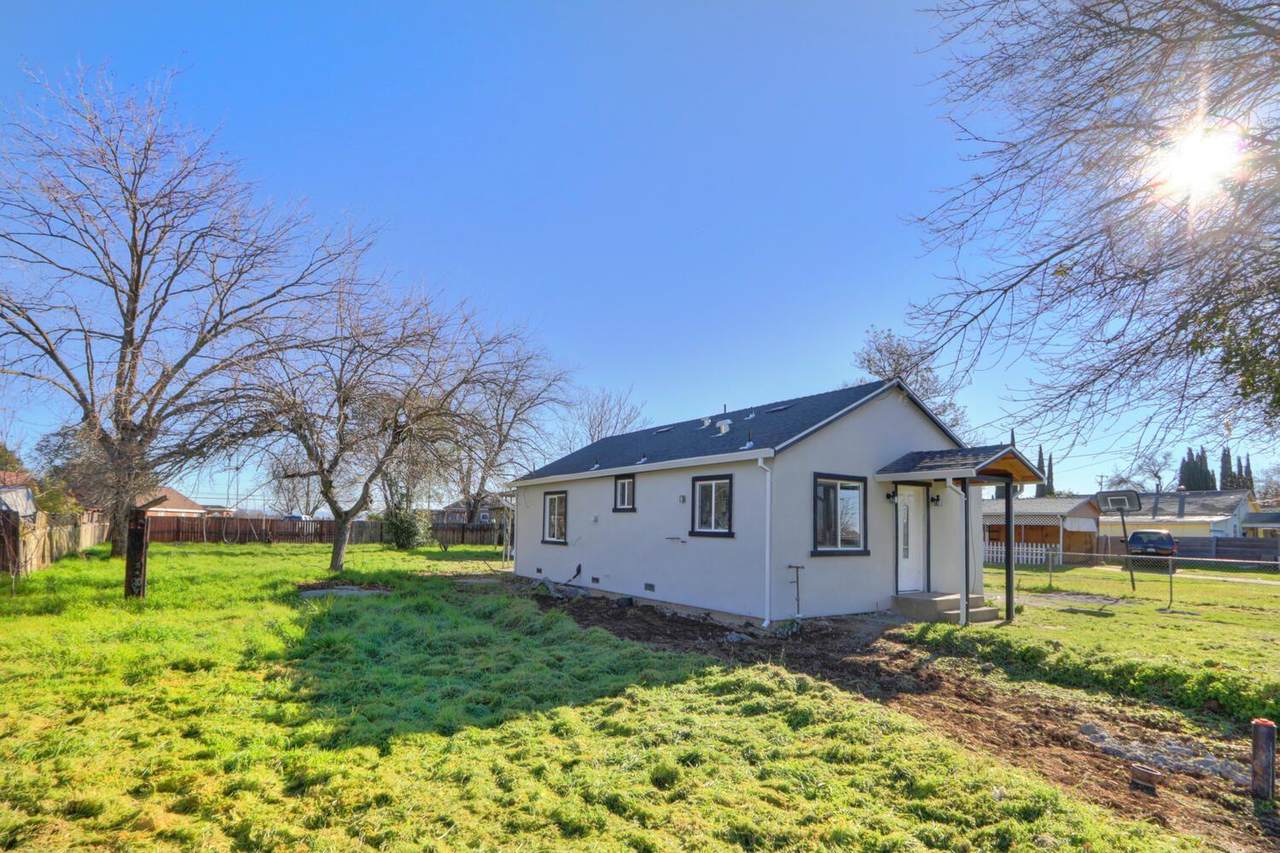 5367 Feather River Boulevard - Photo 1