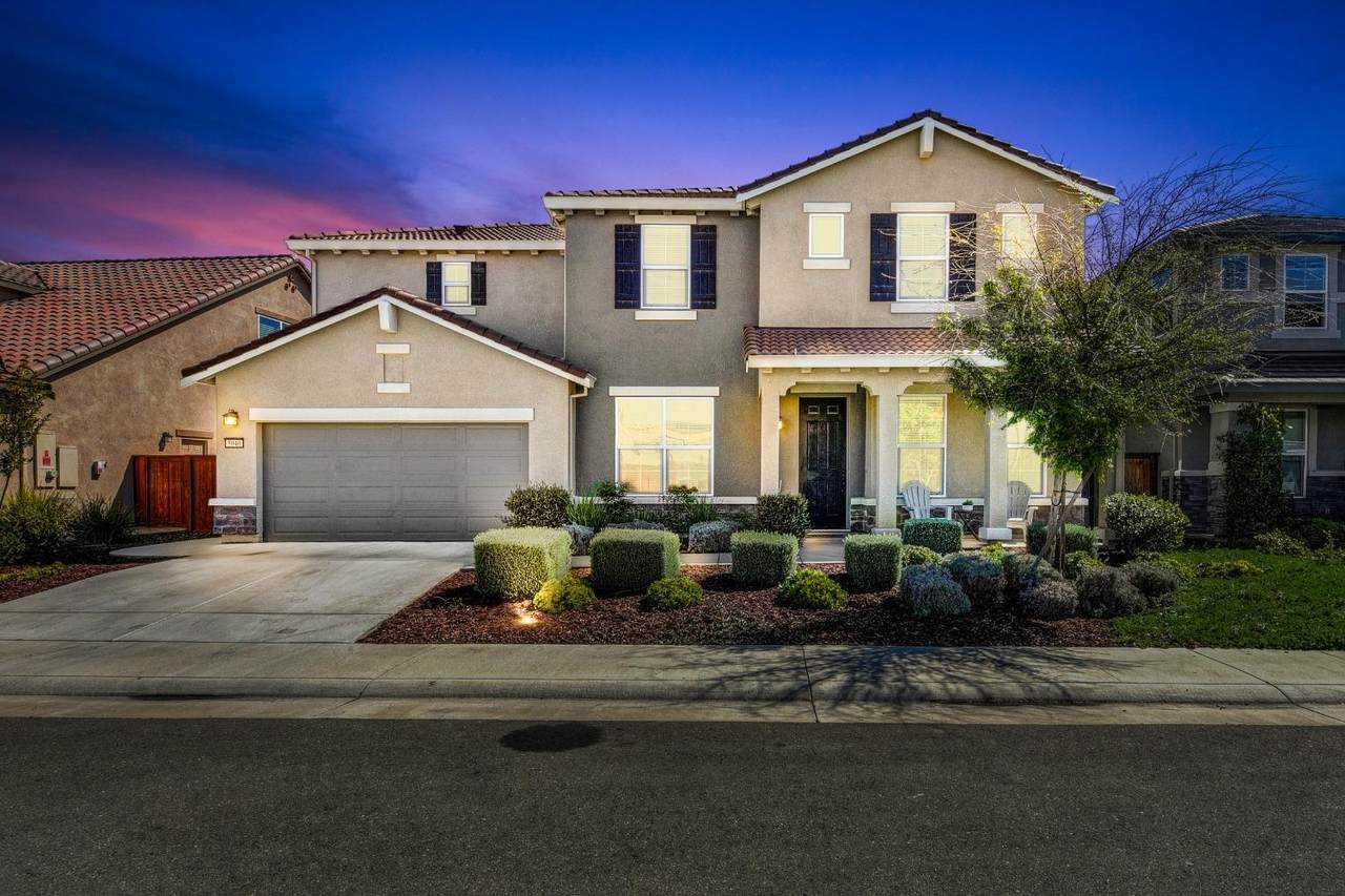 5040 Foxfield Way - Photo 1