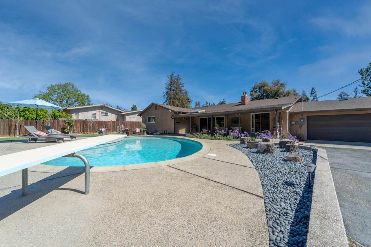 7009 Oakmont Drive - Photo 1