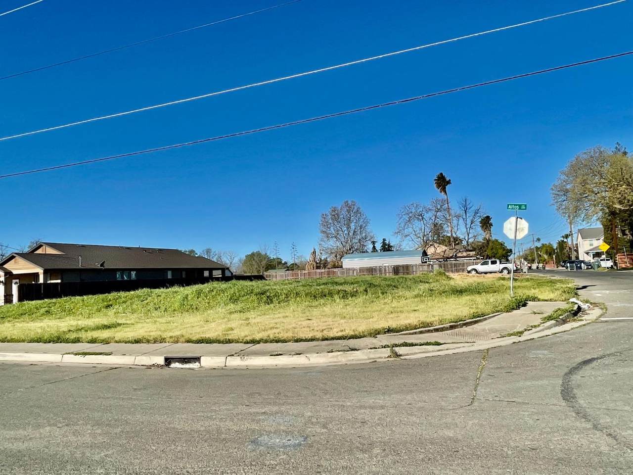 760 Carroll Avenue - Photo 1