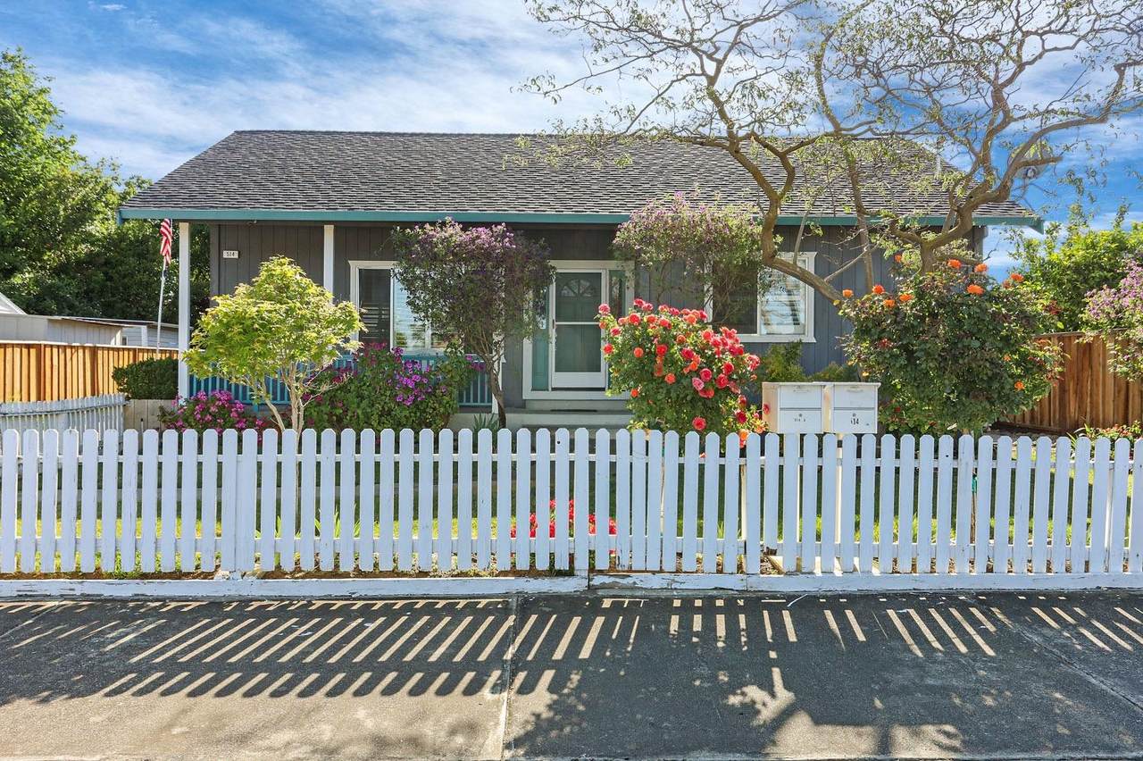 514 4th Street - Photo 1