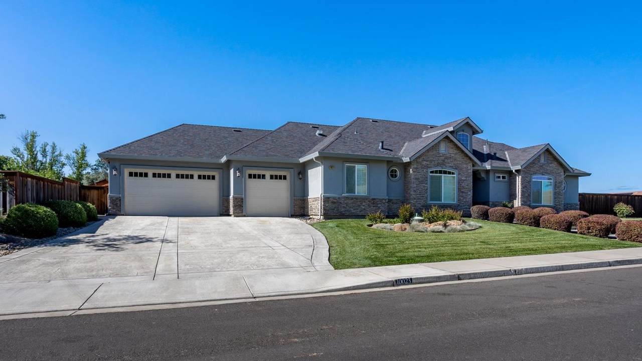 10023 Fox Borough Drive - Photo 1