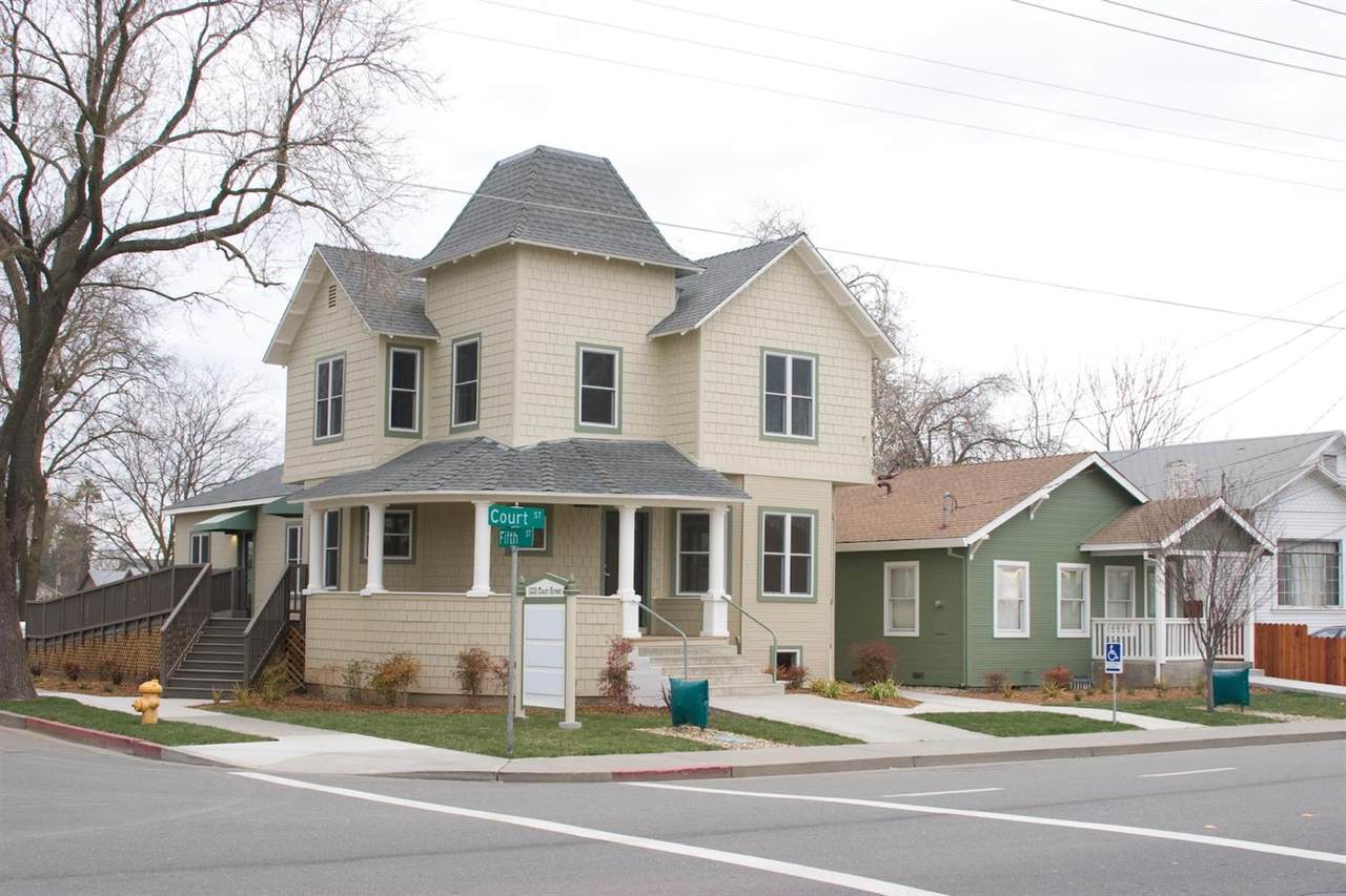 1003 5th Street - Photo 1