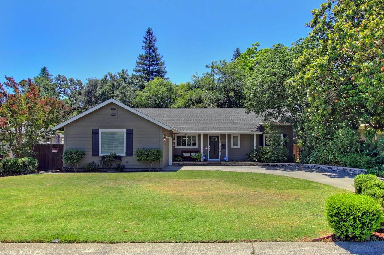 3608 Thornwood Drive - Photo 1