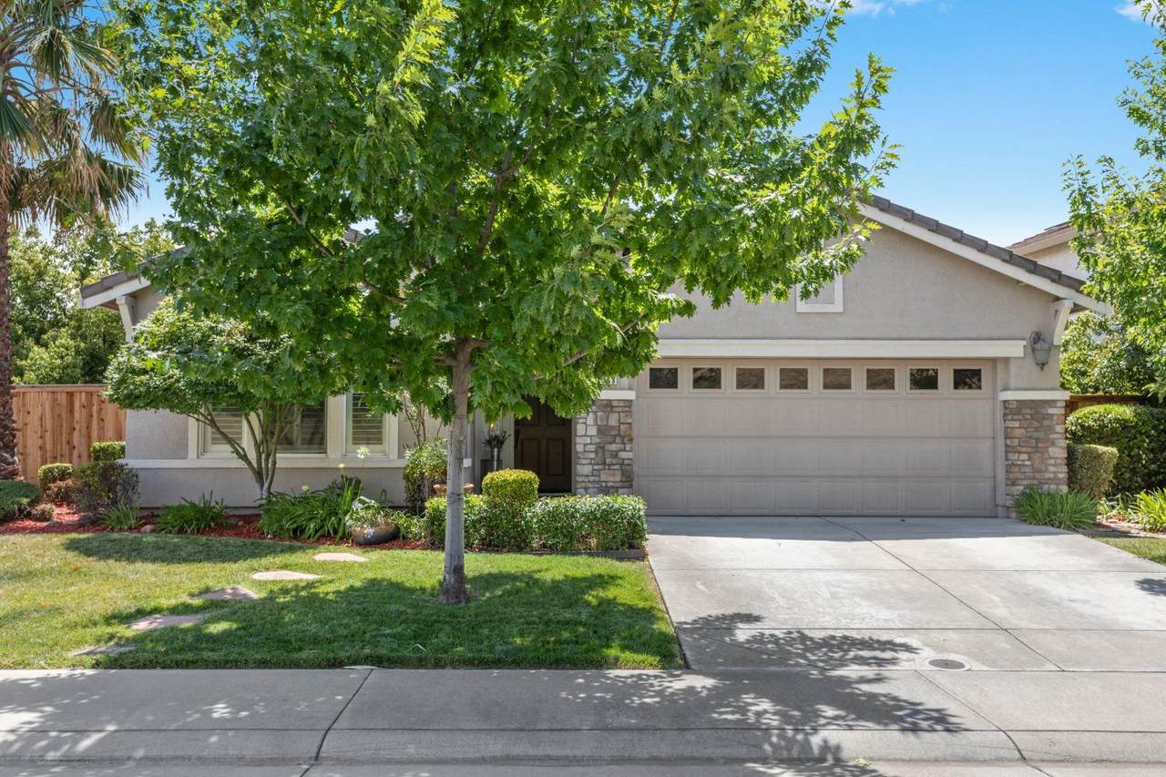 1363 Regent Circle - Photo 1