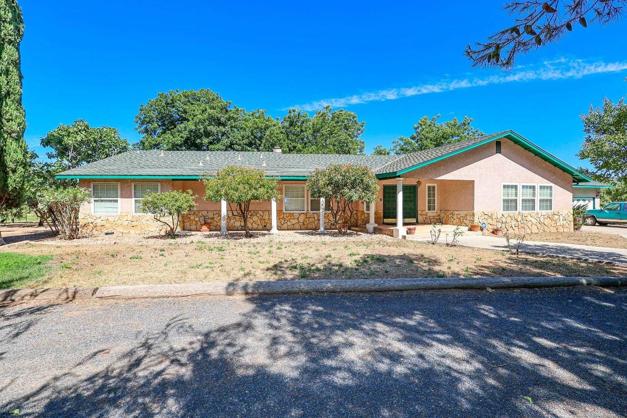 10606 Pioneer Avenue - Photo 1