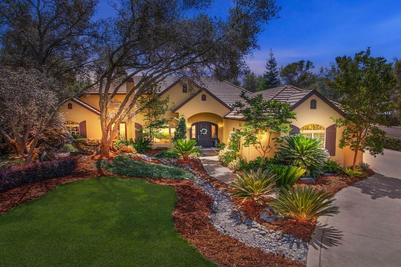 7012 Cedar Oaks Drive - Photo 1