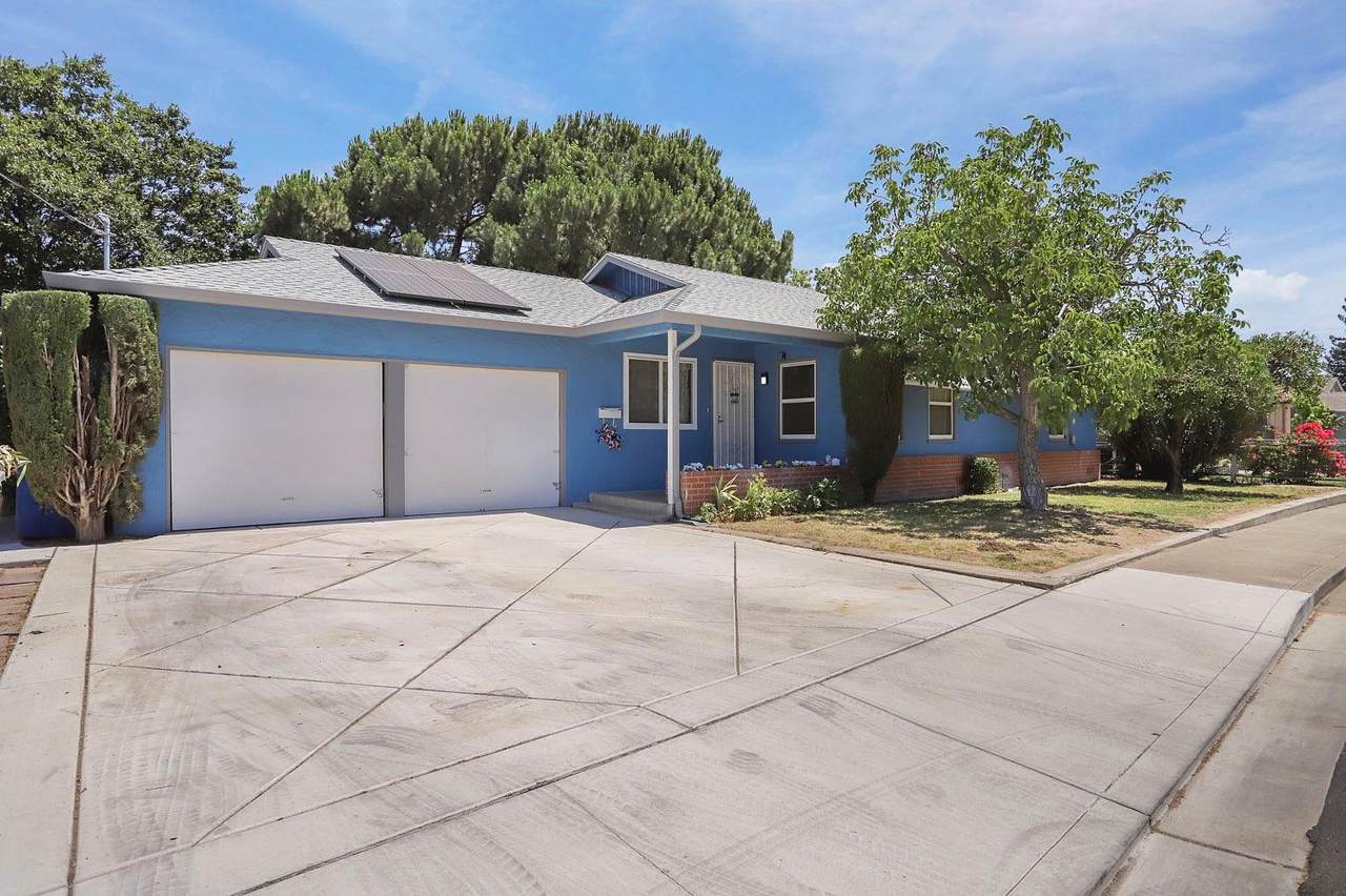 324 Sycamore Avenue - Photo 1