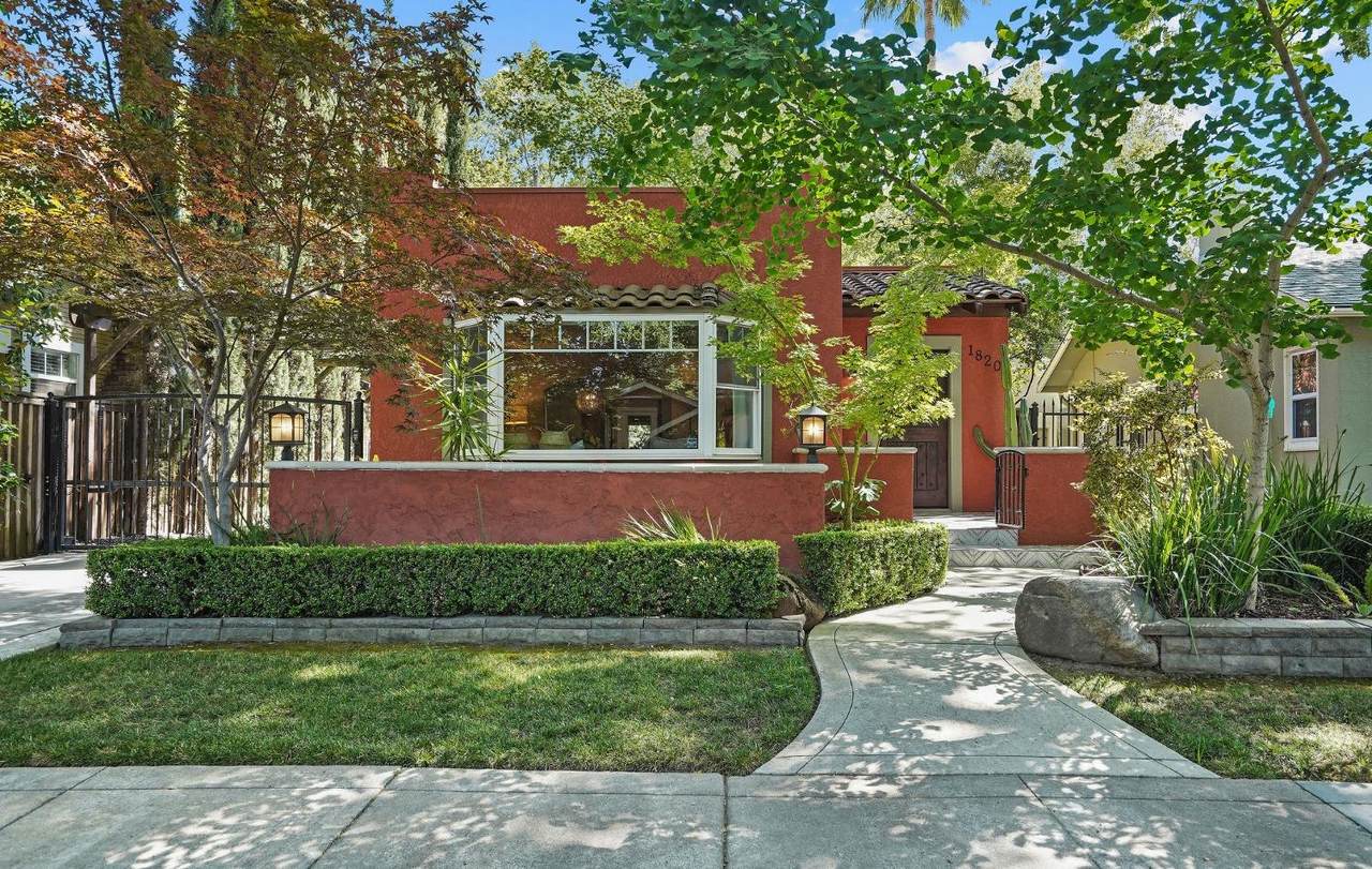 1820 Beverly Way - Photo 1