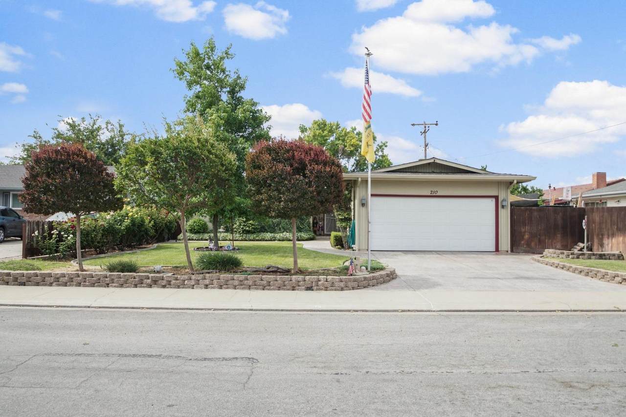 210 Coronado Way - Photo 1