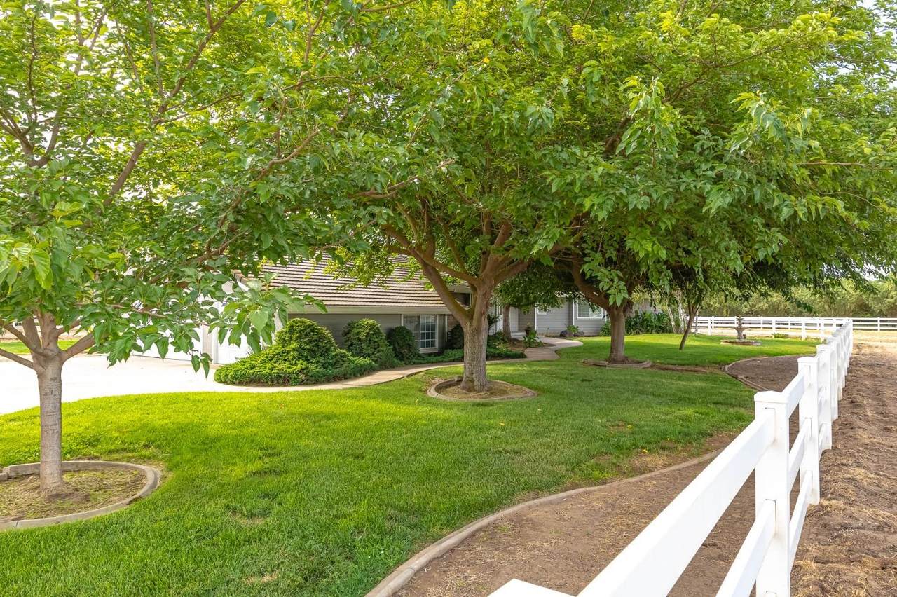228 Mcewen Road - Photo 1