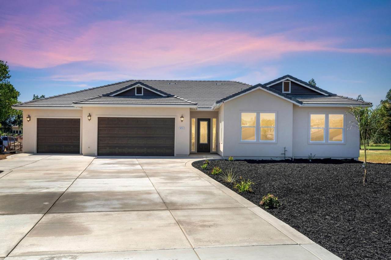856 Saint Andrews - Photo 1