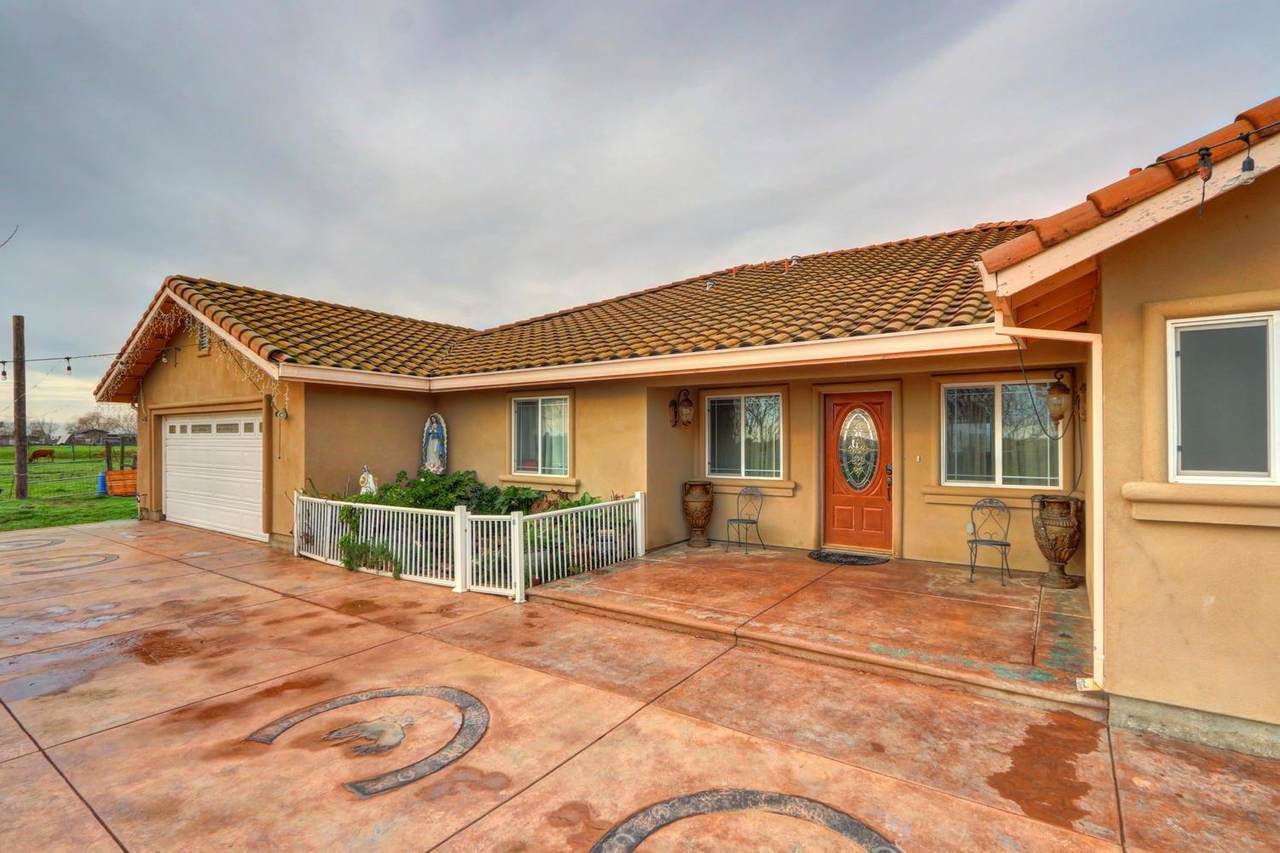 6025 Rio Dixon Road - Photo 1