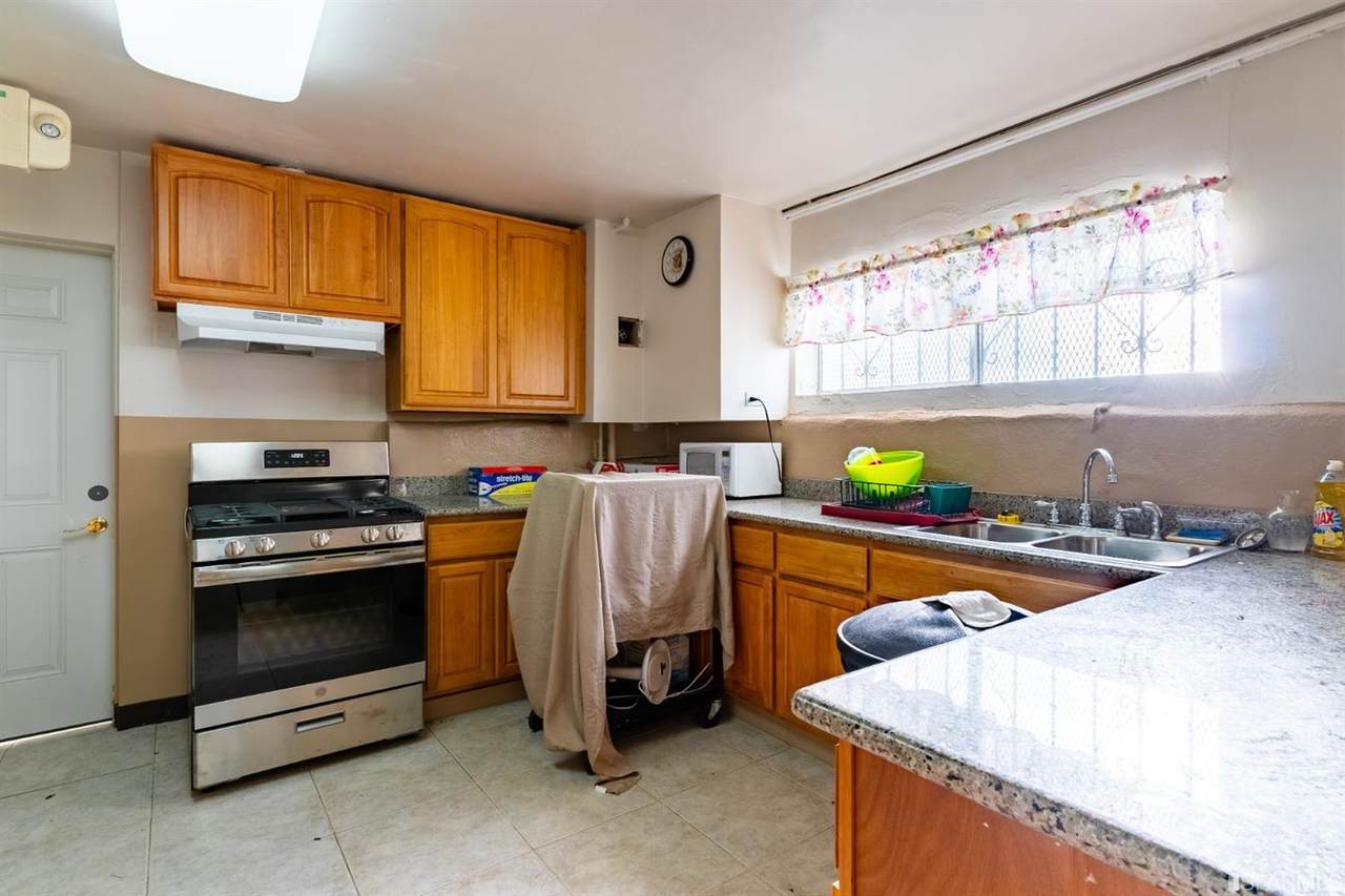 2387 Bush Street - Photo 1