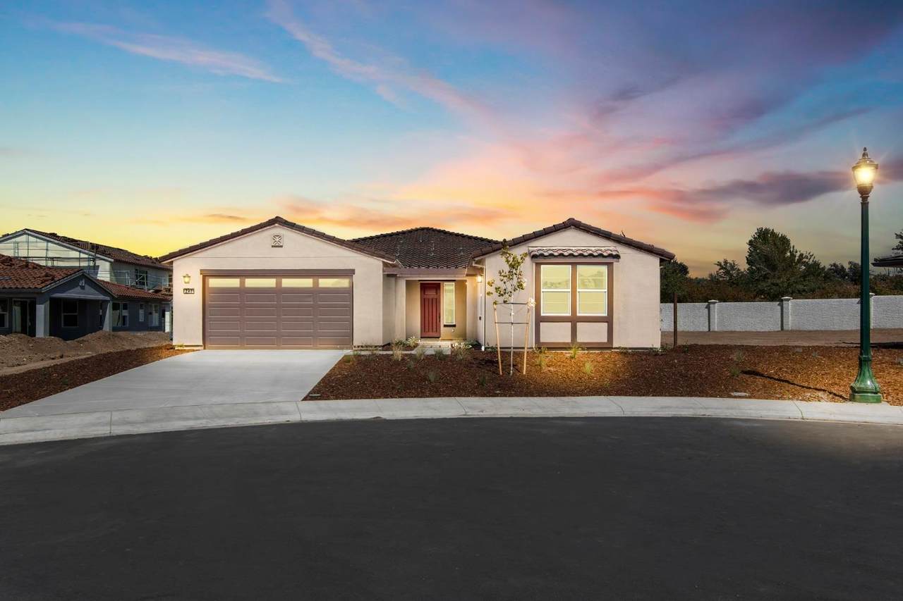 237 Mckays Point Place - Photo 1