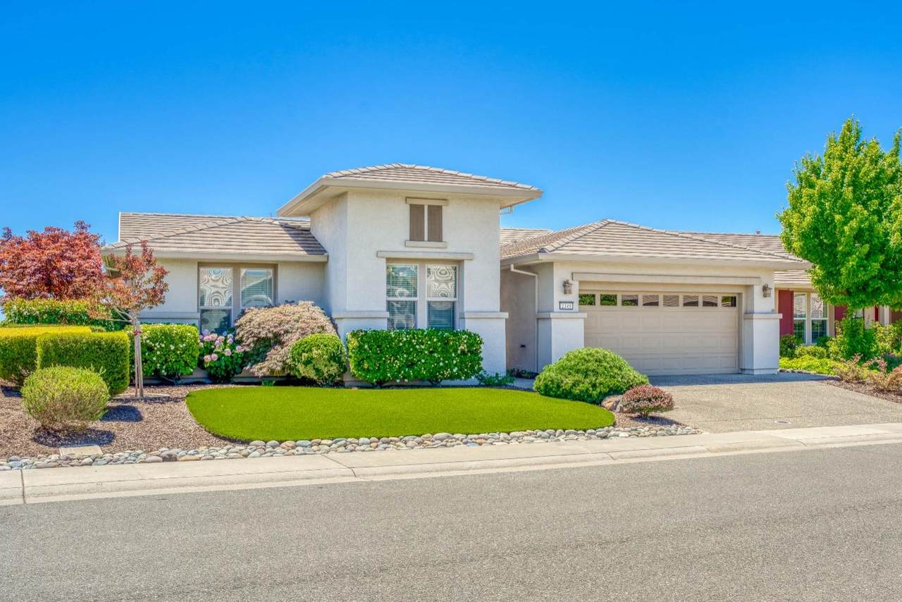 2349 Longspur Loop - Photo 1