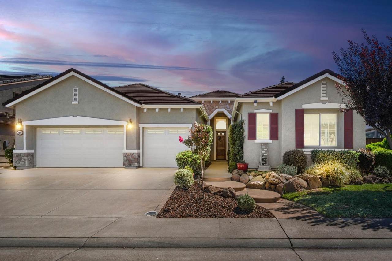 2871 Camero Drive - Photo 1