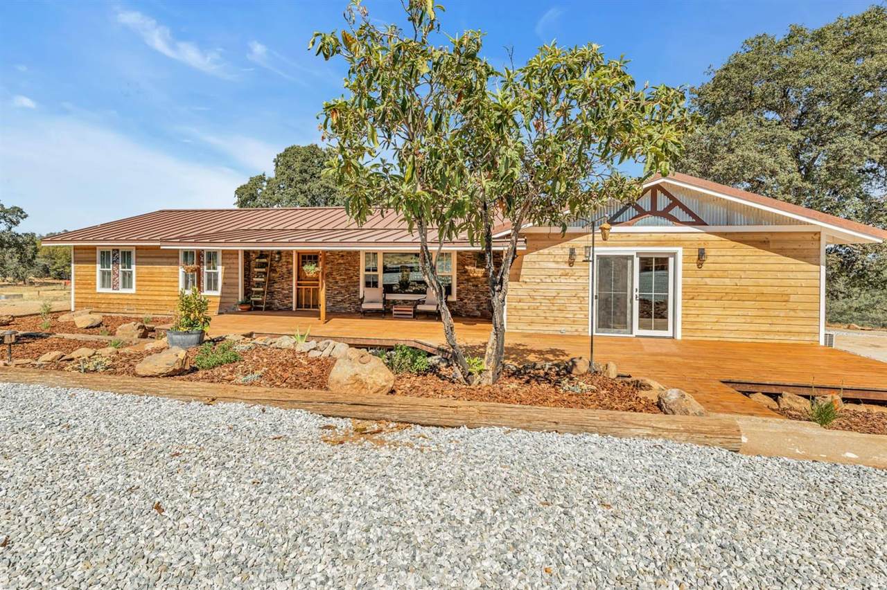 4800 Crescent Hill Lane - Photo 1