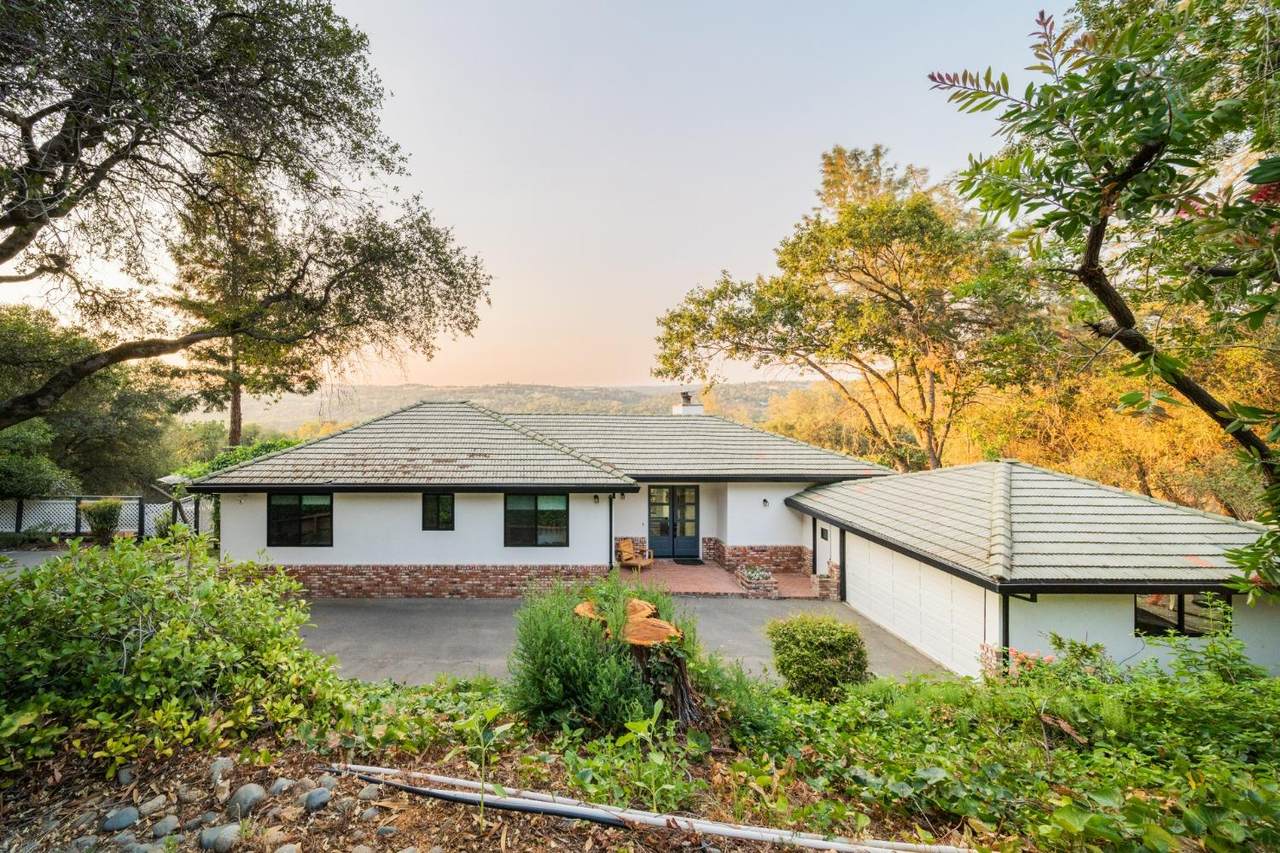 10257 Hillview Road - Photo 1