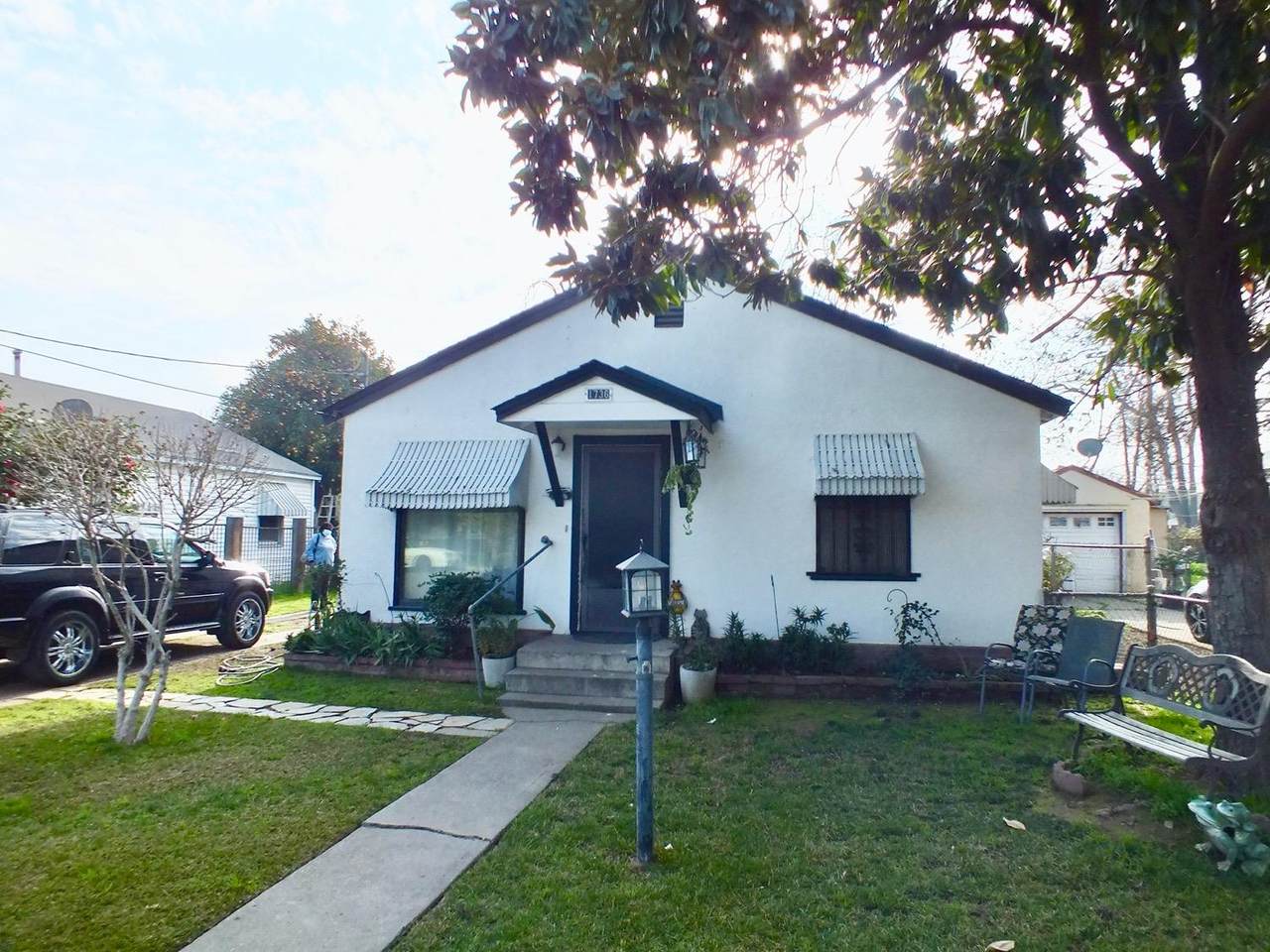 1736 Sonora St - Photo 1